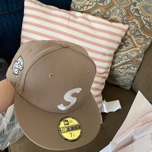 Supreme Character S logo New Era Brown Hat